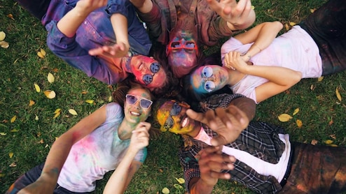 होली पार्टी प्लान कर रहे हैं? WhatsApp के ये 3 कमाल फीचर बचाएंगे ग्रुप चैट की टेंशन से!