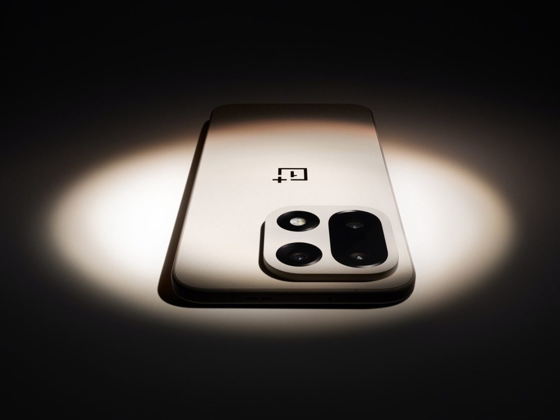 వన్‌ప్లస్ సంచలనం.. ప్రపంచంలోనే మొదటి 165Hz రిఫ్రెష్ రేట్ ఫోన్.. స్పెసిఫికేషన్స్ చూస్తే మైండ్ బ్లాకే..!