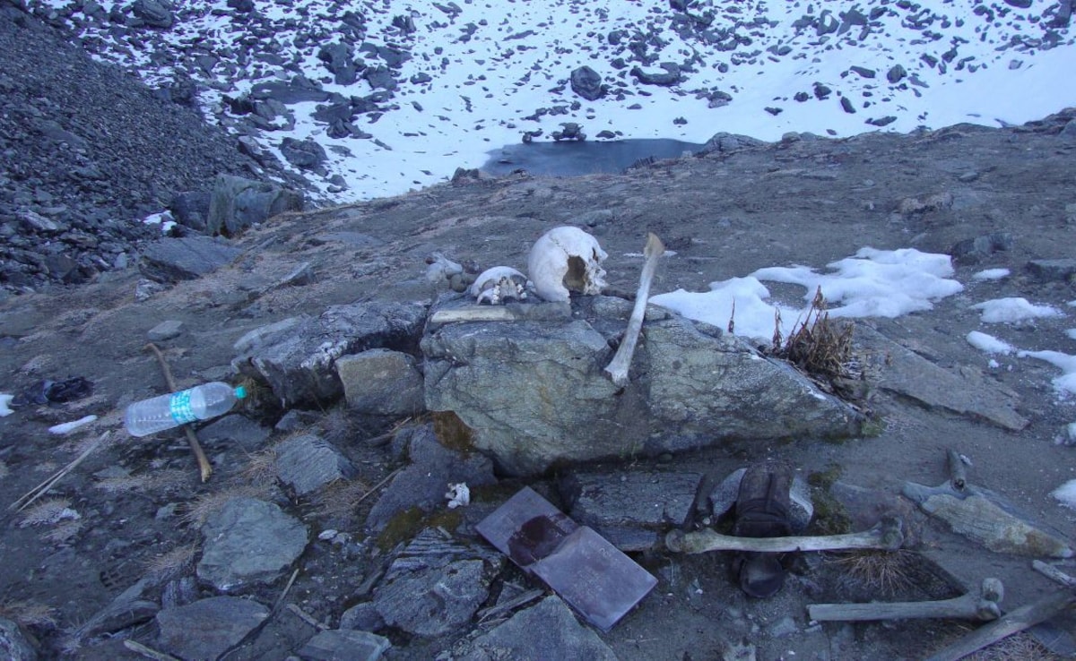 Roopkund remains one of the most mysterious and fascinating places in India.