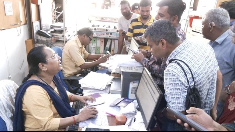 Israel-US-Iran War Impact: जबलपुर में कमर्शियल गैस की सप्लाई बंद, घरेलू सिलेंडर की मारा-मारी; कारोबारी परेशान, लाइनों में लोग