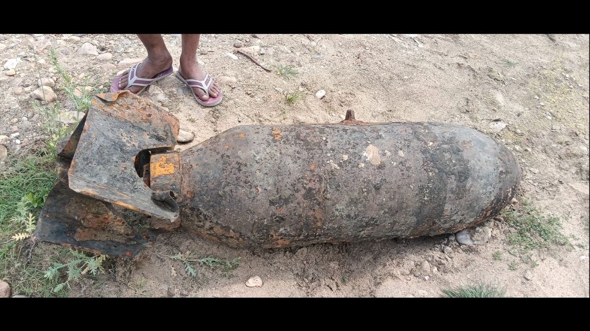 झारखंड: खोद रहे थे बालू मिला 225 किलो का अमेरिकी बम, सेना ही करेगी डिफ्यूज, फटता तो आ जाती तबाही