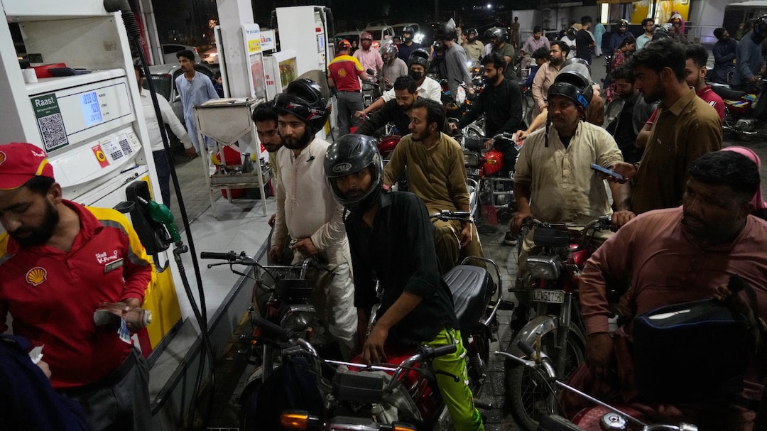 Pakistan Central Bank Hikes Policy Rate By 100 Bps As West Asia War Fuels Inflation