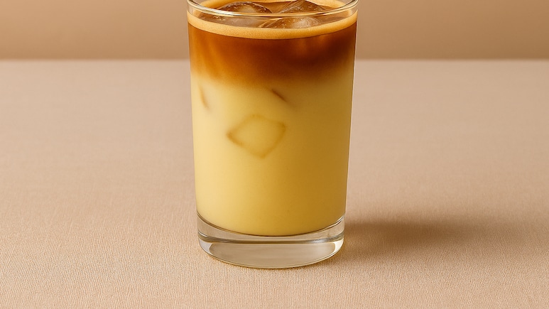 इंस्टाग्राम पर वायरल हो रही कोरियन बनाना कॉफी(Korean Banana Coffee), घर पर ऐसे बनाएं यह खास ड्रिंक