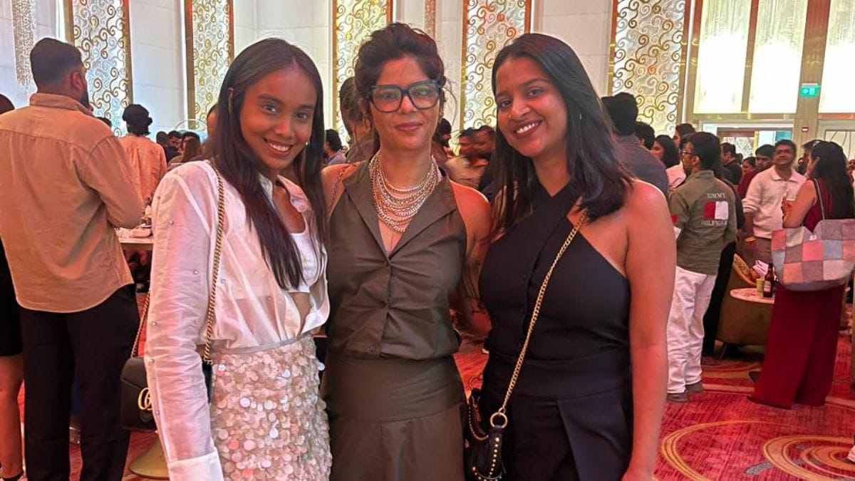 Smriti Chauhan, with her wardrobe supervisors, Vidhi Gala (L) and Alifiya Kurawar (R). Photo: Smriti Chauhan