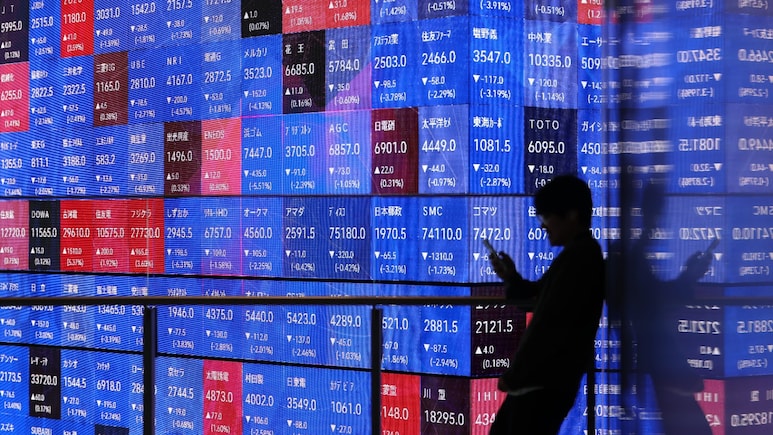 Asian Markets Today: Kospi, Nikkei Fall As Tech Sell-Off Deepens