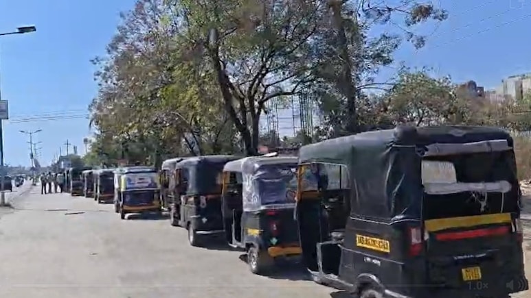महाराष्ट्र के छत्रपति संभाजीनगर में गैस किल्लत के खिलाफ 'चक्का जाम', सड़कों पर थमी ऑटो रिक्शा की रफ्तार