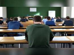 नकल करने के ये पांच तरीके घुमा देंगे आपका भी दिमाग, एक से बढ़कर एक गजब के जुगाड़