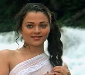 डेब्यू फिल्म में किया ऐसा सीन कि मंदाकिनी से होने लगी तुलना, एक्ट्रेस को आज भी है वो फिल्म साइन करने का पछतावा