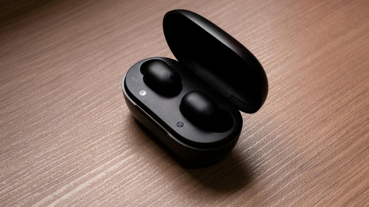 Why Your Budget Earbuds Sound Flat: The Role Of Driver Size And Codecs