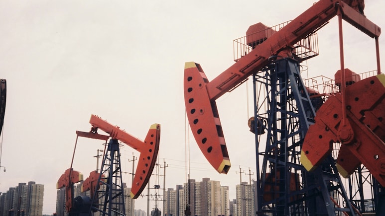 Middle East Conflict, Crude Oil Prices To Steer Stock Markets In Holiday-Shortened Week: Analysts