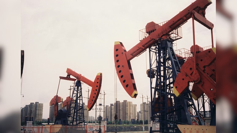 Brent Crude Dips To Below $100-Level On Conflicting War Signals From US And Iran