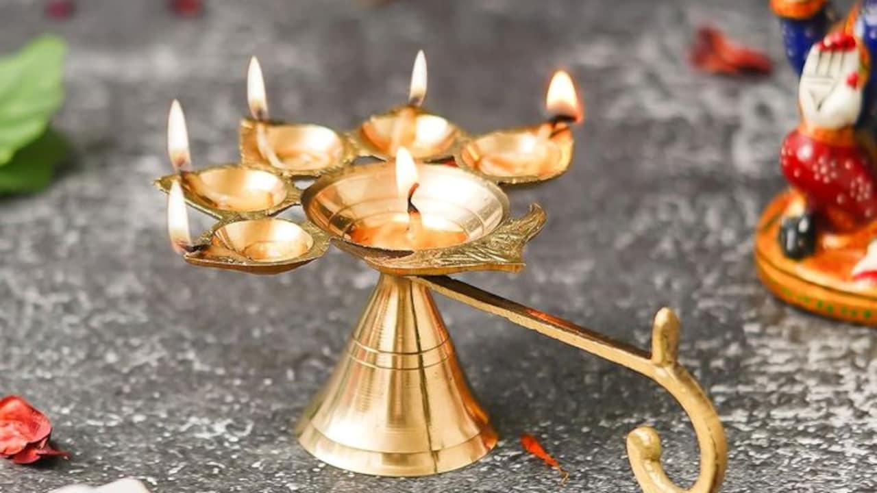 Light Up Chaitra Navratri With Eternal Glow of Akhand Jyoti Diya Under ₹1000 On Amazon