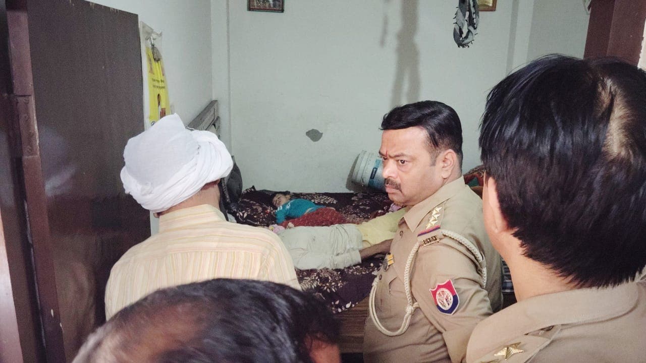 Muzaffarnagar Man killed Wife And Childs Then Commit Suicide  