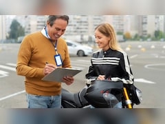 भारत में बाइक इंश्योरेंस पर कैसे बचाएं पैसे, NBC समेत इन 3 स्मार्ट तरीकों से करें बचत