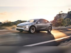 Tesla Admits Remote Human Operators Control Its Self-Driving Cars