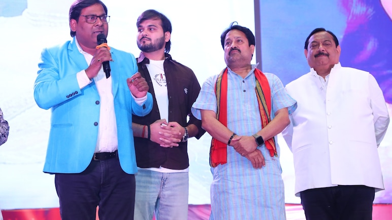 &lsquo;दुल्हनिया नाच नचावे&rsquo; के लिए मनोज भावुक की बेस्ट लिरिसिस्ट अवॉर्ड