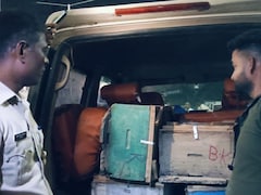 Bihar: शराब पकड़ने गई उत्पाद विभाग की टीम पर करवाया मधुमक्खियों का हमला, चल रहा था विदेशी शराब का कारोबार