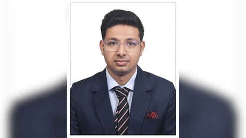 Joint Director के बेटे Shivam ने पहले ही प्रयास में मारी बाजी, बनेंगे GST असिस्टेंट कमिश्नर