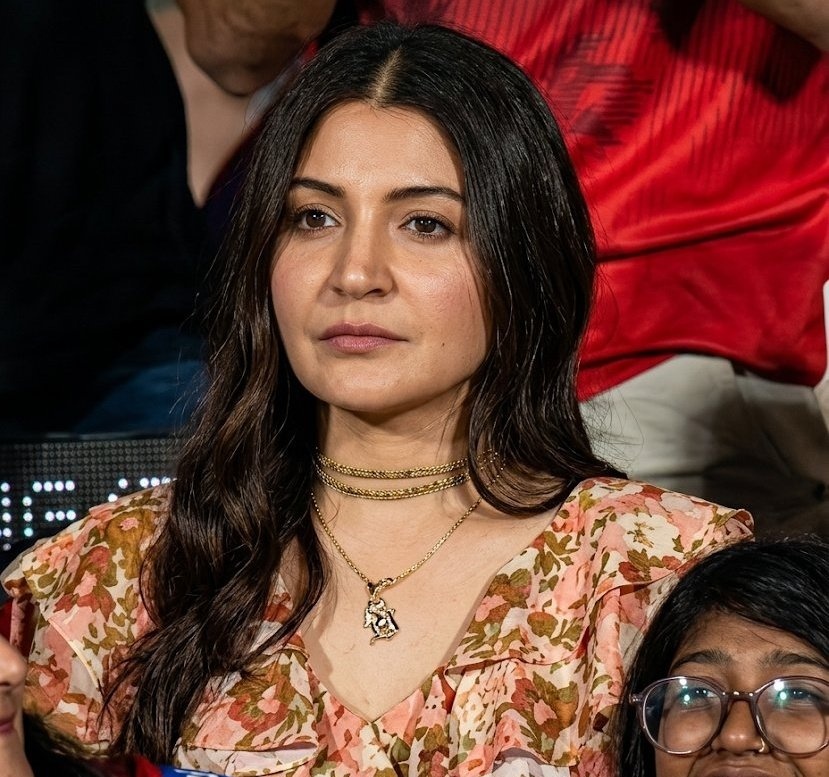 विराट से छूटा कैच तो स्टेडियम के स्टैंड में खड़ीं अनुष्का ने क्या किया? आखिरकार विराट ने जीत ही लिया दिल