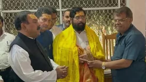 Ashok Kharat : एपस्टीनचा बाप' निघाला अशोक खरात; 56 आक्षेपार्ह क्लिप्स? 7 बड्या नेत्यांचे फोटो, अजून किती बाकी?