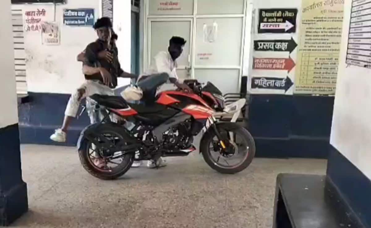 Khandwa Road Accident: मुंदी के सरकारी अस्पताल में ‘3 इडियट्स' जैसा सीन