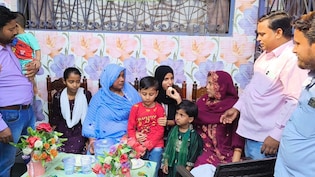 Bihar Board 10th Result: गरीबी को मात देकर टायर बेचने वाले की बेटी सबरीन परवीन ने किया टॉप, कमाल की है कहानी