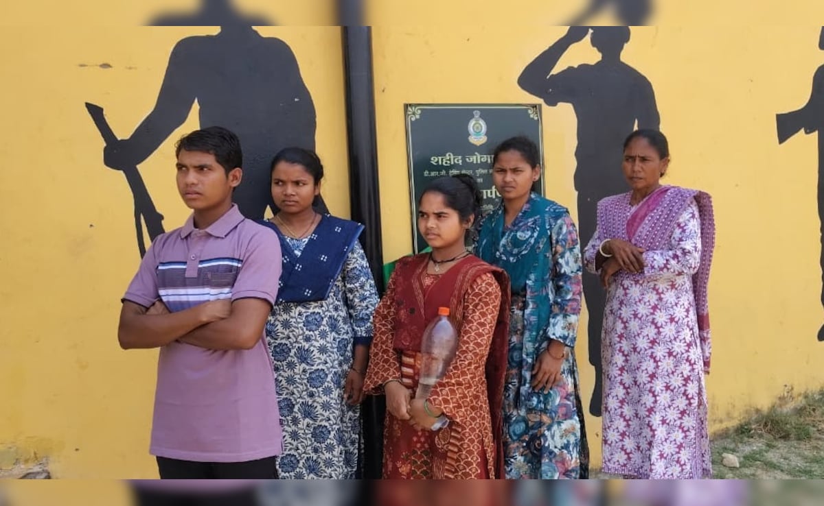 Naxal Surrender: 'लाल आतंक' से मुक्त होता छत्तीसगढ़, डेडलाइन के अंतिम दिन 4 जिलों में नक्सलियों ने डाले हथियार