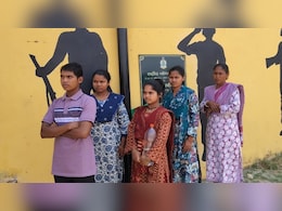 Naxal Surrender: 'लाल आतंक' से मुक्त होता छत्तीसगढ़, डेडलाइन के अंतिम दिन 4 जिलों में नक्सलियों ने डाले हथियार