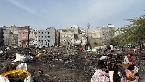 Hundreds Homeless As Massive Fire Burns Down 80 Delhi Shanties