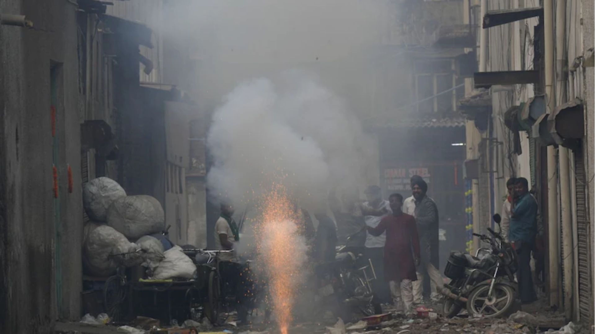 2025 में दुनिया का सबसे प्रदूषित देश रहा पाकिस्तान, भारत के इस शहर ने Pollution रैंकिंग में किया टॉप