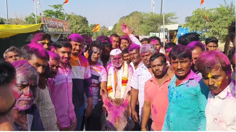 Holi 2026: लाडक्या जावयाची गाढवावरुन वरात! डीजेचा दणदणाट अन् रंगाची उधळण, 90 वर्षांपासूनची अनोखी परंपरा