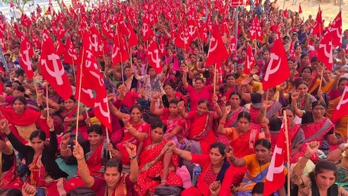 कर्नाटक सरकार पर बढ़ा दबाव, आंगनवाड़ी कर्मियों का अनिश्चितकालीन आंदोलन