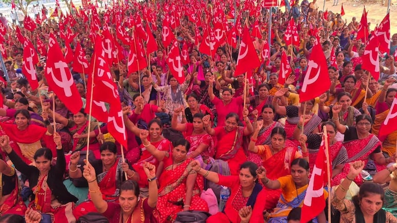 कर्नाटक सरकार पर बढ़ा दबाव, आंगनवाड़ी कर्मियों का अनिश्चितकालीन आंदोलन