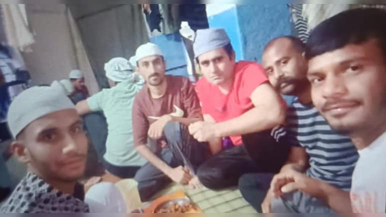 जोधपुर सेंट्रल जेल में इफ्तार पार्टी की फोटो वायरल, बंद&zwj;ियों से म&zwj;िले 13 मोबाइल फोन