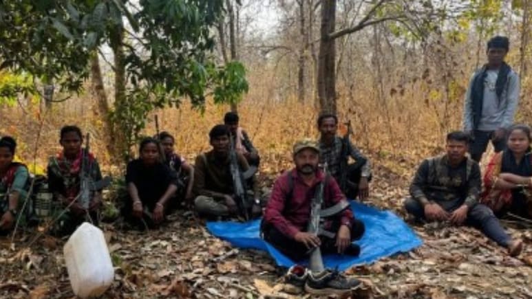 Inside Story: सरेंडर से पहले सबसे बड़े नक्सल कमांडर पापा राव ने मांगी NDTV से मदद, 2 दिन जंगल में साथ रही हमारी टीम