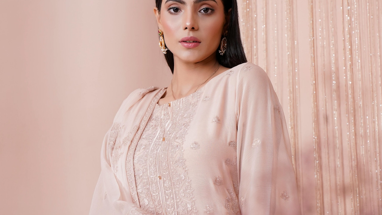 Chanderi Kurtas: Why They Feel Lighter Than Silk Yet Look Equally Festive