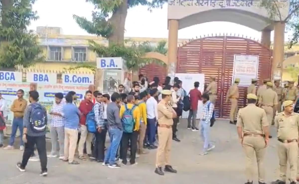 दिमाग खराब है,सीधे अपराधी बना दिया; UP दरोगा परीक्षा से बढ़े 'पंडित विवाद' पर सोशल मीडिया में भी उबाल