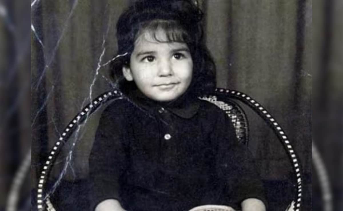 बचपन में प्रोफेशनल रेसलर के साथ अखाड़े में लड़ता था ये बच्चा, जवानी में काम आई सीख, बन गया पैसे कमाने की मशीन