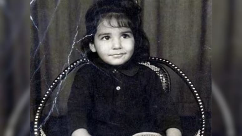 बचपन में प्रोफेशनल रेसलर के साथ अखाड़े में लड़ता था ये बच्चा, जवानी में काम आई सीख, बन गया पैसे कमाने की मशीन