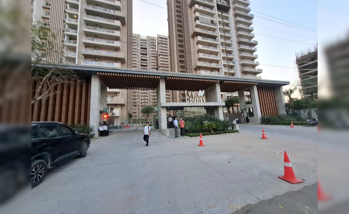 नोएडा की पॉश सोसाइटी में खूनी होली! प्रेमिका के भाई ने युवक को मारी गोली, मौके पर मौत