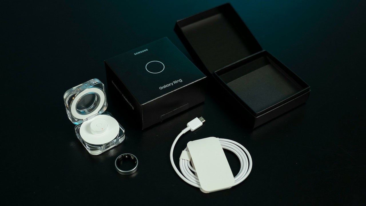 Track your vitals all the time with these stylish smart rings