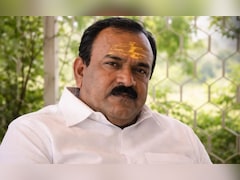 रेप केस के बाद जमीन घोटाले में बढ़ी अशोक खरात की मुसीबत, पुलिस ने 2 करीबियों को दबोचा