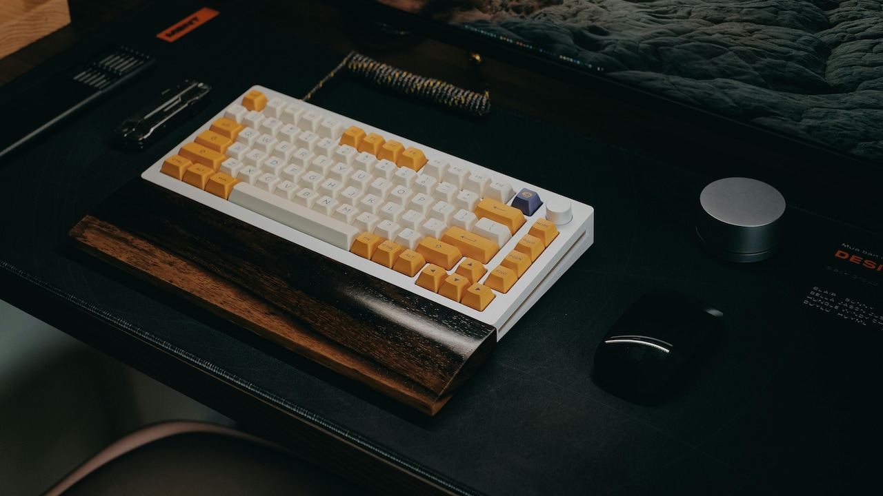 Can A Wireless Keyboard Actually Fix Your Messy Desk Setup?