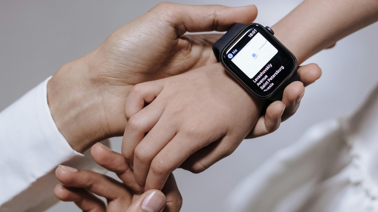 Smartwatches And Classic Watches: Competition, Co-Existence, Or The Future Of Timekeeping?