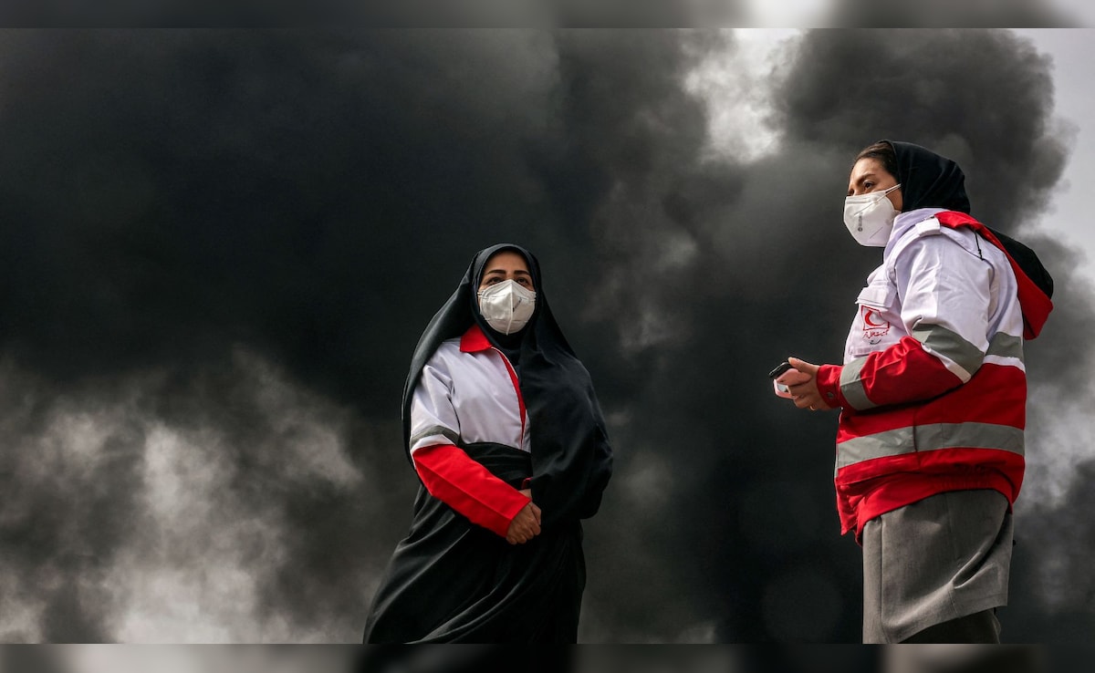 তেহরান এসিড বৃষ্টির কারণে হাঁপাচ্ছে, ইরান বছরের পর বছর তেল ডিপোতে হামলার ফল ভোগ করবে