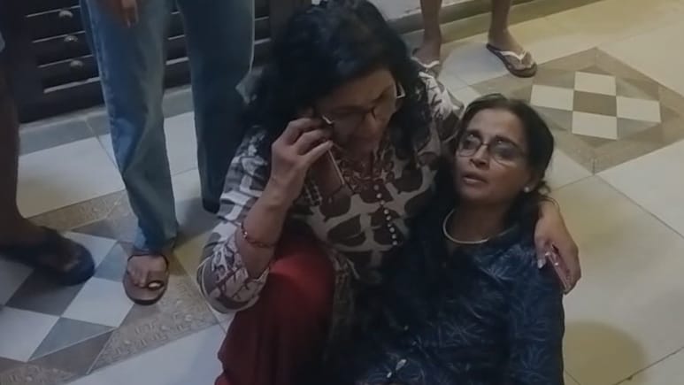 ग्रेटर नोएडा: सोसाइटी की लिफ्ट में 20 मिनट तक फंसी रही महिला, बाहर आते ही हुई बेहोश, अस्&zwj;पताल में भर्ती