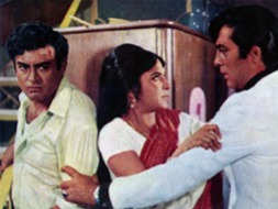 संजीव कुमार की 55 साल पुरानी फिल्म, ईरान में हुई शूटिंग, तेहरान के एक्टर के छोटे भाई बने शोले के 'ठाकुर', बॉक्स ऑफिस पर छाई