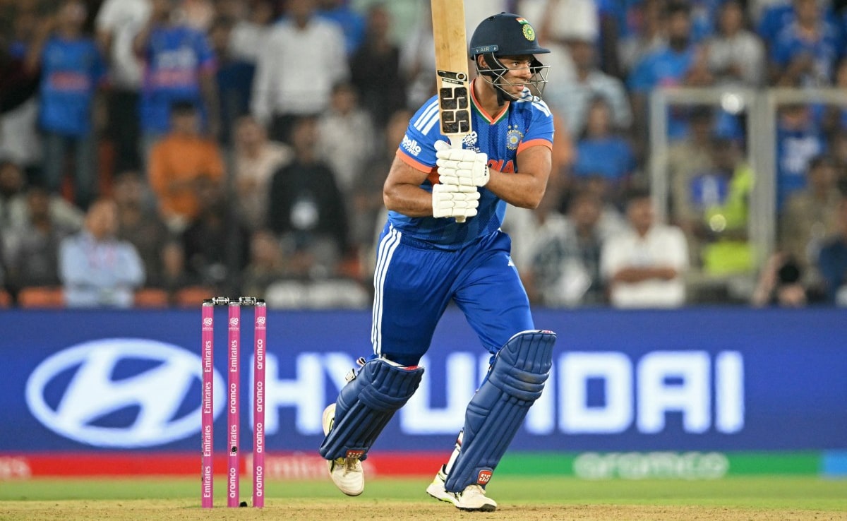 फ्लाइट में नहीं मिला टिकट, क्रिकेट शिवम दुबे ने ट्रेन में की यात्रा, मुंह पर मास्क, कंबल ओढ़ा, फैंस को यूं दे दिया गच्चा