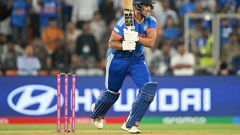 Shivam Dube: ट्रेन में टीटी ने पूछा-शिवम दुबे कौन है? वो क्रिकेटर? पत्नी बोलीं-वो यहां क्यों आएगा...थर्ड AC से मुंबई पहुंचा टीम इंडिया का स्टार