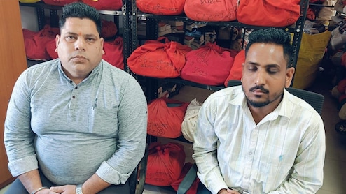 ACB Action: तहसील और कोष कार्यालय के दो बाबू 10 हजार की रिश्वत लेते गिरफ्तार, जाति प्रमाण पत्र के बदले मांग रहे थे घूस